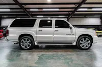 2003-Cadillac-Escalade-White Diamond Pearl-3GYFK66N33G294143-38.jpg